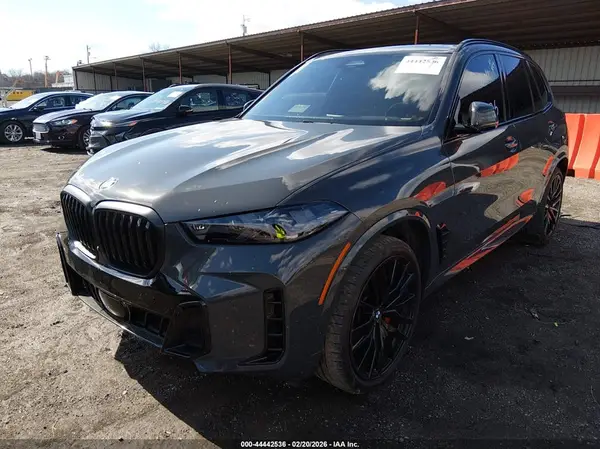 5UX13EU05R9U03868 2024 BMW X5 - Image 2