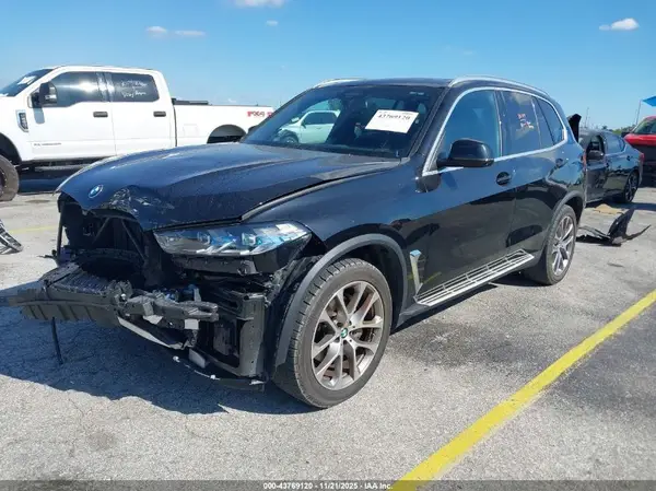 5UX13EU05R9U34019 2024 BMW X5 - Image 2