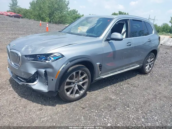 5UX13EU05R9U57011 2024 BMW X5 - Image 2