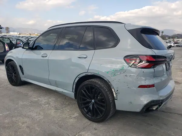 5UX13EU05S9W23789 2025 BMW X5 - Image 2