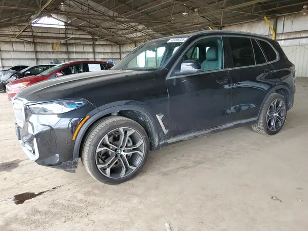 5UX13EU05S9W65198 2025 BMW X5 - Image 1