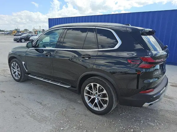 5UX13EU05S9X27974 2025 BMW X5 - Image 2