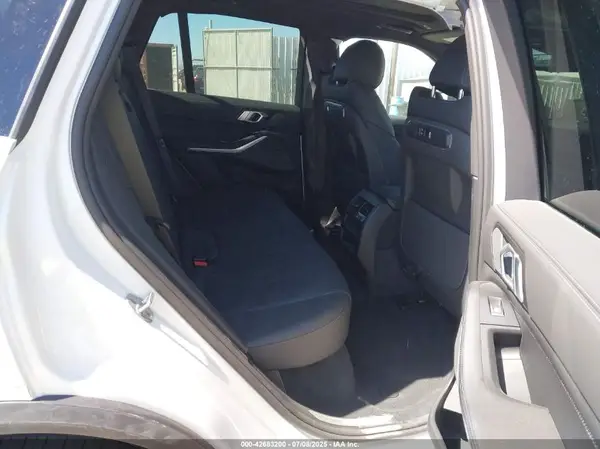 5UX13EU05S9Y84291 2025 BMW X5 - Image 8