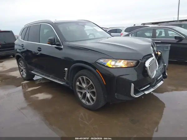 5UX13EU05T9052757 2026 BMW X5 - Image 1