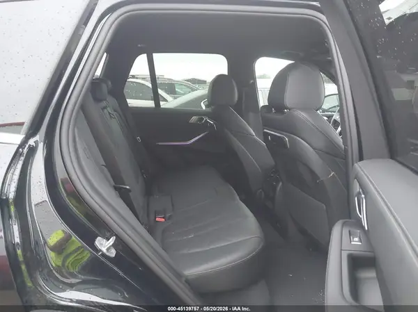 5UX13EU05T9052757 2026 BMW X5 - Image 8