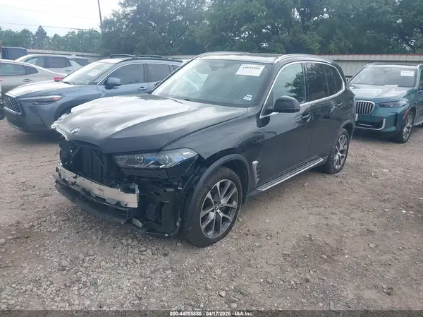 5UX13EU05T9053536 2026 BMW X5 - Image 2