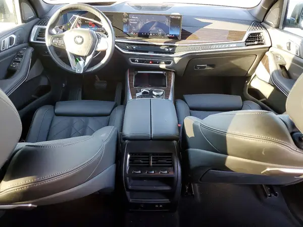 5UX13EU05T9065654 2026 BMW X5 - Image 8