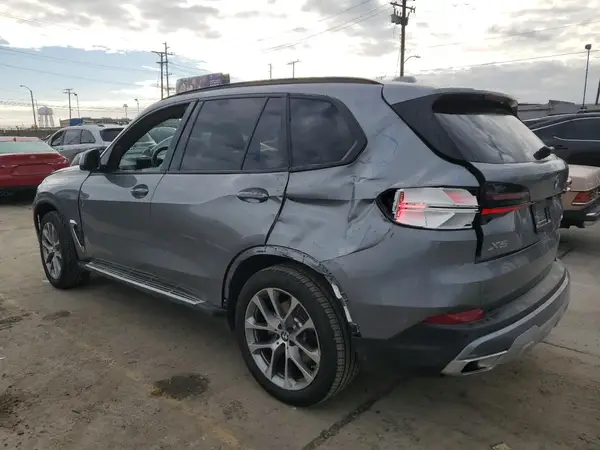 5UX13EU05T9065718 2026 BMW X5 - Image 2
