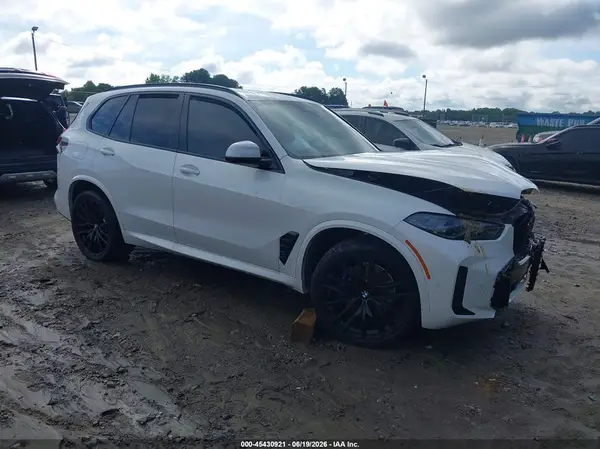 5UX13EU05T9384620 2026 BMW X5 - Image 1
