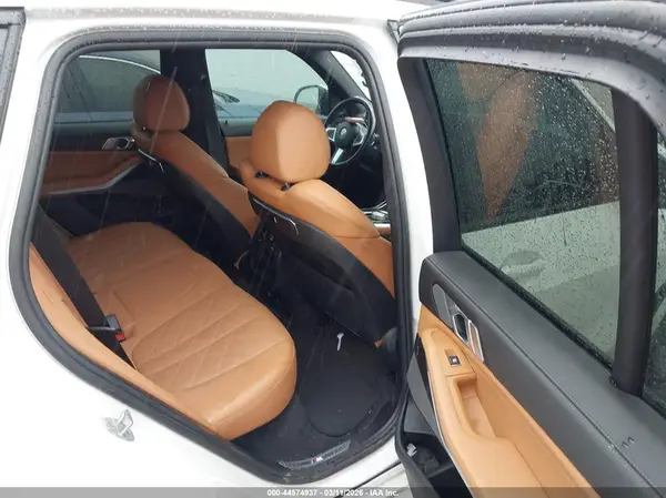 5UX13EU06R9S87970 2024 BMW X5 - Image 8
