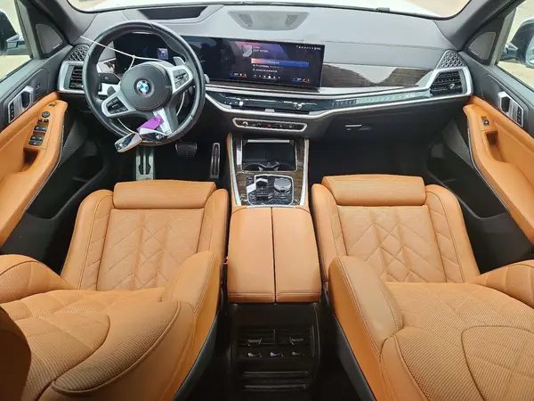 5UX13EU06R9U66221 2024 BMW X5 - Image 8