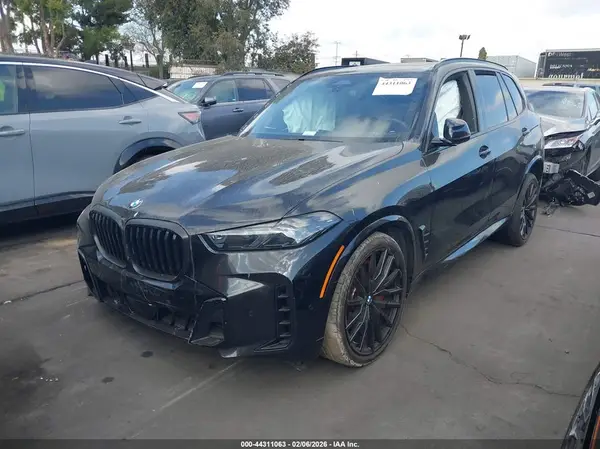 5UX13EU06R9U83665 2024 BMW X5 - Image 2