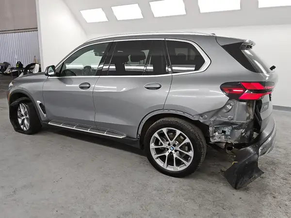 5UX13EU06R9V29107 2024 BMW X5 - Image 2