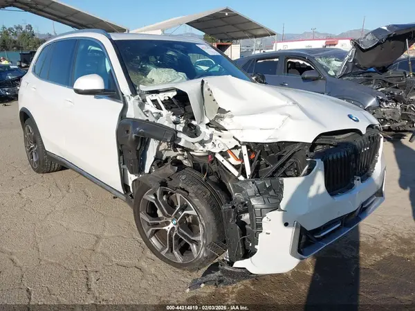 5UX13EU06R9V97715 2024 BMW X5 - Image 1
