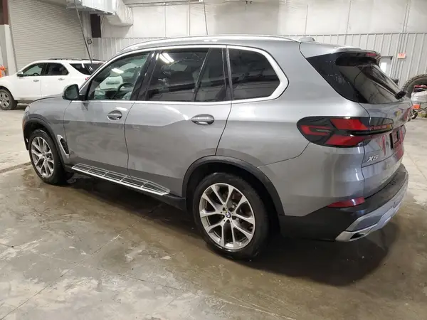 5UX13EU06S9W26538 2025 BMW X5 - Image 2