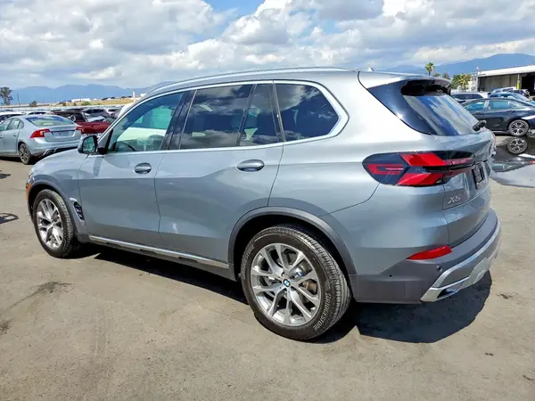 5UX13EU06S9Y91024 2025 BMW X5 - Image 2