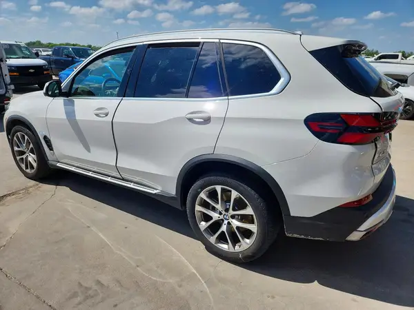 5UX13EU06T9052802 2026 BMW X5 - Image 2