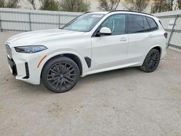 5UX13EU06T9052816 2026 BMW X5 - Image 1