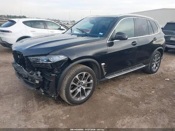 5UX13EU06T9053030 2026 BMW X5 - Image 2