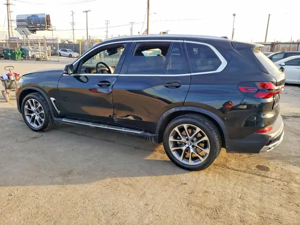 5UX13EU06T9068899 2026 BMW X5 - Image 2