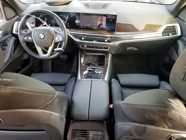 5UX13EU06T9068899 2026 BMW X5 - Image 8