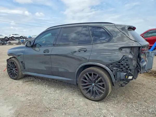5UX13EU06T9075240 2026 BMW X5 - Image 2