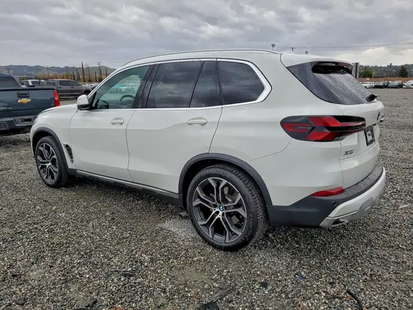 5UX13EU07R9T88841 2024 BMW X5 - Image 2