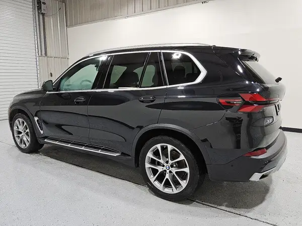 5UX13EU07R9U96151 2024 BMW X5 - Image 2