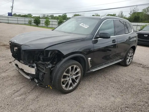 5UX13EU07R9V10470 2024 BMW X5 - Image 1