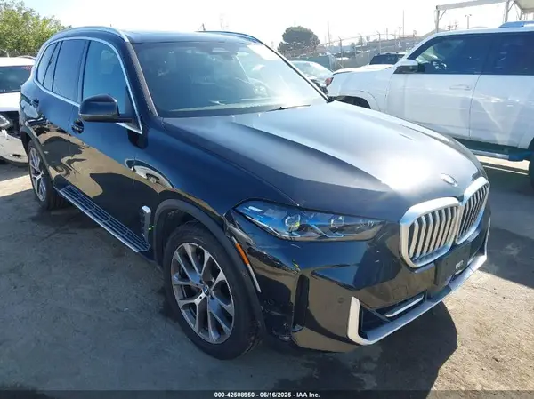 5UX13EU07R9V84942 2024 BMW X5 - Image 1