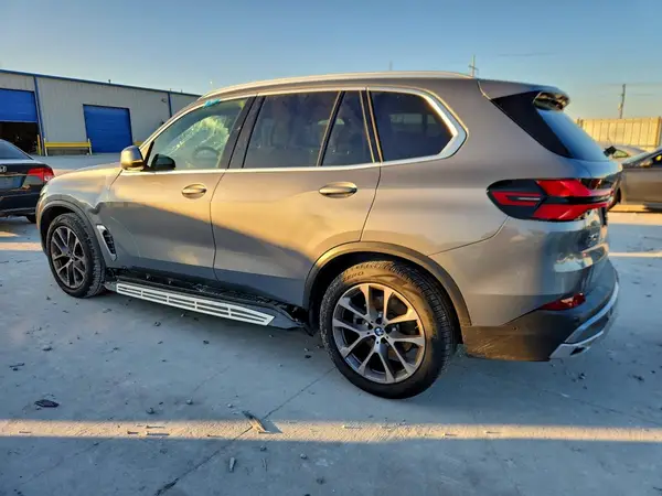 5UX13EU07S9X16443 2025 BMW X5 - Image 2