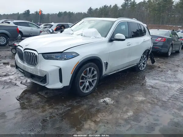 5UX13EU07T9113462 2026 BMW X5 - Image 2