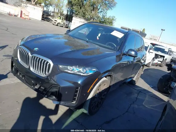 5UX13EU08R9S98422 2024 BMW X5 - Image 2