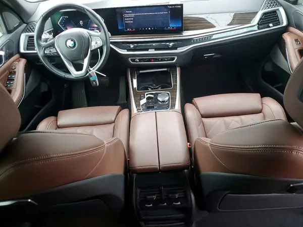 5UX13EU08R9U13987 2024 BMW X5 - Image 8