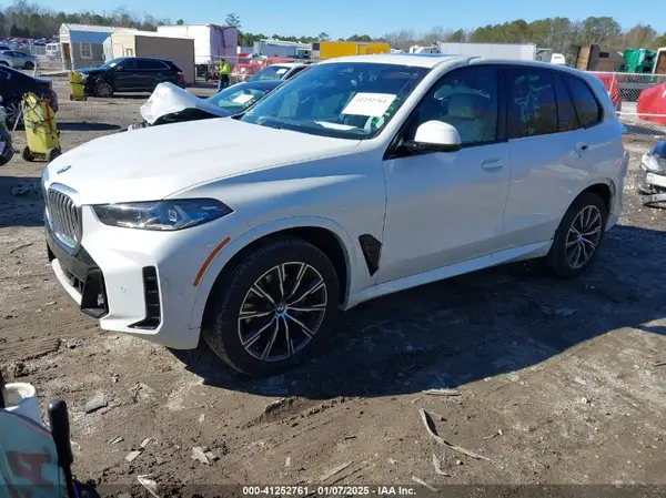 5UX13EU08R9U30644 2024 BMW X5 - Image 2