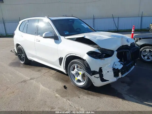 5UX13EU08R9U51221 2024 BMW X5 - Image 1