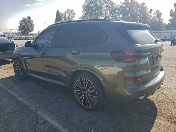 5UX13EU08R9W03742 2024 BMW X5 - Image 2