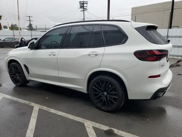 5UX13EU08R9W15678 2024 BMW X5 - Image 2