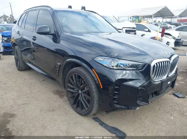 5UX13EU08S9X15883 2025 BMW X5 - Image 1