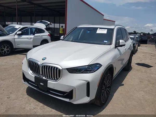 5UX13EU08S9X65232 2025 BMW X5 - Image 2