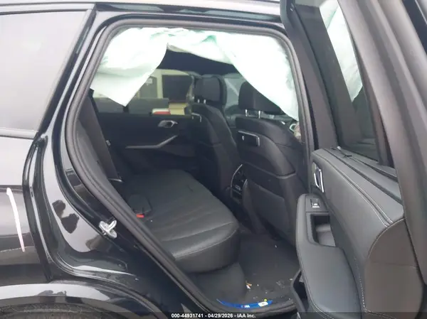 5UX13EU08T9176473 2026 BMW X5 - Image 8