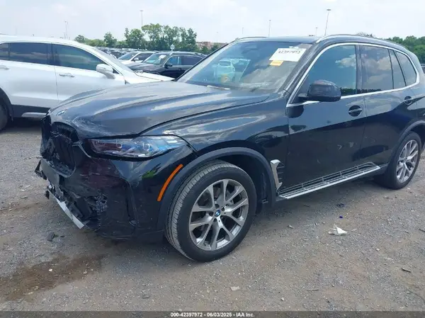 5UX13EU09R9S15130 2024 BMW X5 - Image 2