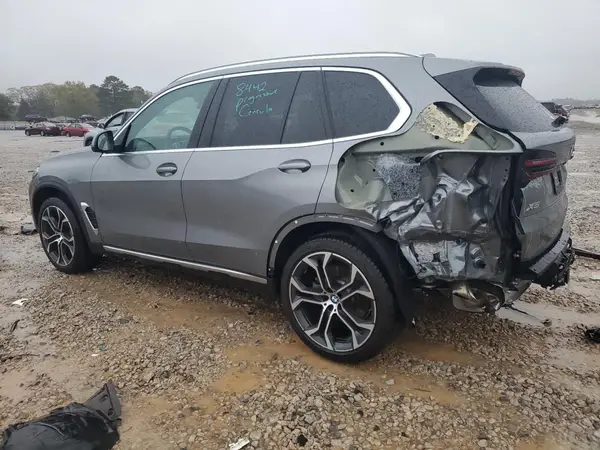 5UX13EU09R9S65574 2024 BMW X5 - Image 2