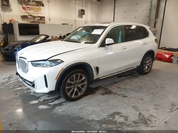 5UX13EU09R9T47935 2024 BMW X5 - Image 2