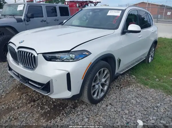 5UX13EU09R9T48163 2024 BMW X5 - Image 2