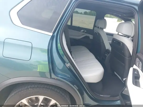 5UX13EU09R9U13075 2024 BMW X5 - Image 8
