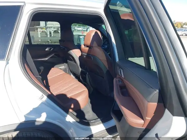 5UX13EU09R9U65936 2024 BMW X5 - Image 8