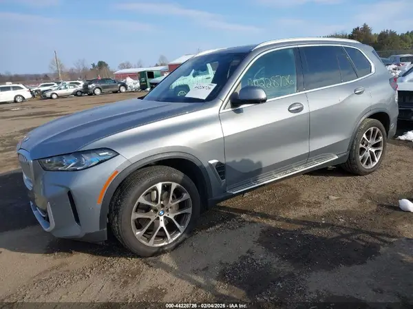 5UX13EU09R9V10499 2024 BMW X5 - Image 2