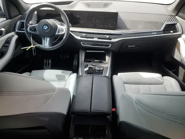 5UX13EU09R9V75790 2024 BMW X5 - Image 8