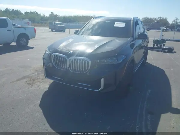 5UX13EU09S9W26856 2025 BMW X5 - Image 2